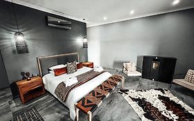 4 Aces Outfitters Lodge